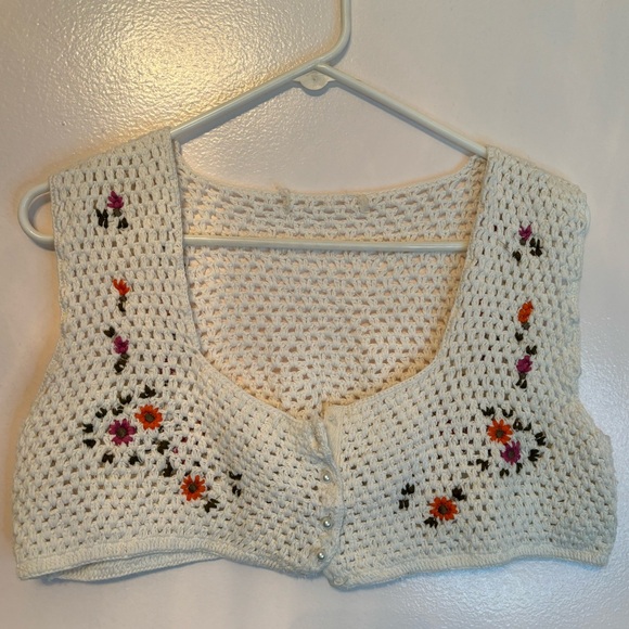 Crochet floral top - Picture 2 of 5